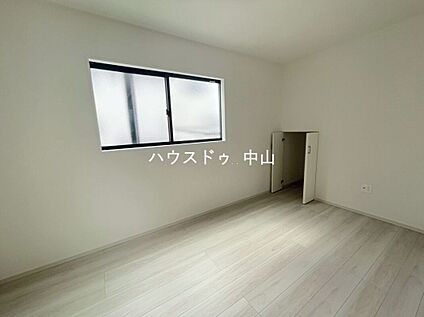 ＼使い勝手の良い1階洋室5.6帖／