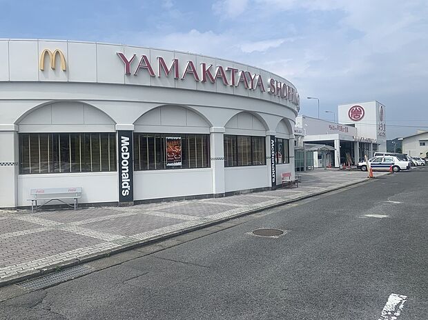 山形屋ショッピングプラザ皇徳寺店（約900m）