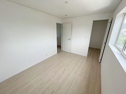 ＼多用途に使える2階洋室／