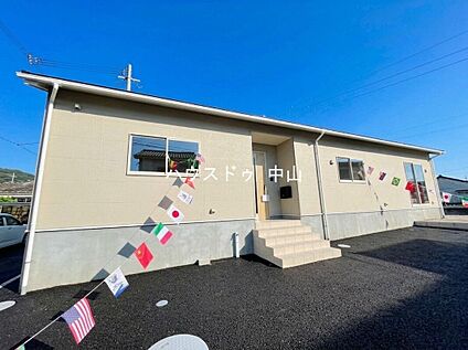 ＼堂々とした佇まいの新築戸建／