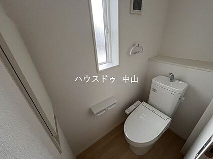 ＼2階にも快適なトイレ空間／