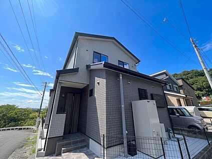 ＼堂々とした佇まいの新築戸建／