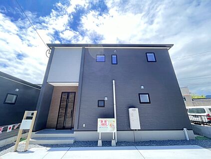 ＼堂々とした佇まいの新築戸建／