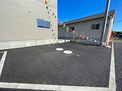＼ゆとりの駐車スペース3台分／