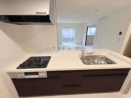 ＼家族との会話が弾むキッチン／