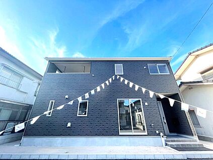 ＼堂々とした佇まいの新築戸建／