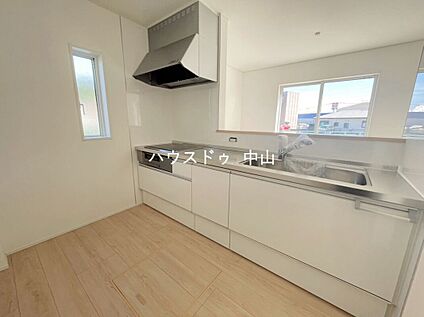 ＼家族との会話が弾むキッチン／
