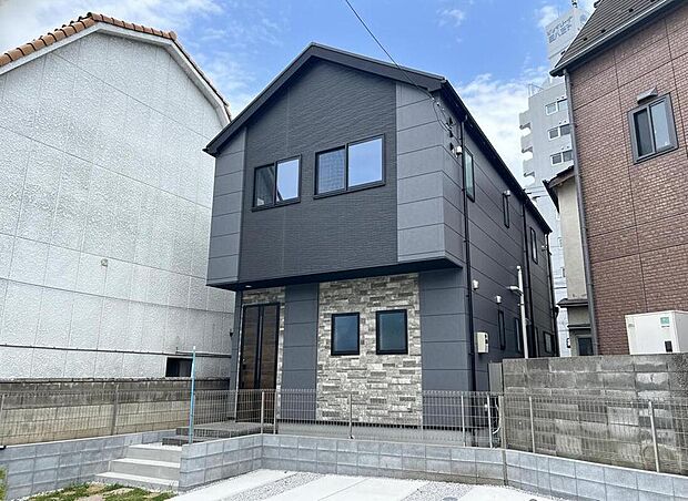 飯田グループホールディングス唯一の販売専門会社のホームトレードセンターの社員が直接、当物件をご案内いたします。見学希望、資料請求等、お気軽にお問い合わせくださいませ！！