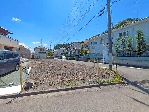 【現地外観写真　３号棟】
耐震に優れた工法を採用、一生住む家だから構造にも環境にもこだわりを。この街で・この家で暮らしたいと思わせる理由を是非現地でお確かめ下さい！