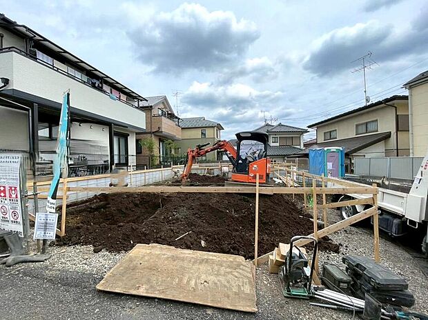 これから徐々に家の骨組みが出来上がっていきます。どんな家が建つのか楽しみですね♪♪