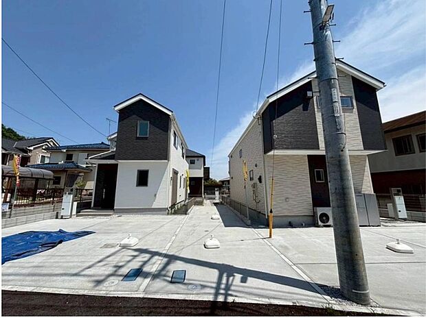 【現地外観写真】一戸建ての大きなメリットは、「自分の土地」を自由に使えること。好きなペットが飼えるほか、ガーデニングやDIY、車やバイクの手入れなど様々な趣味を楽しめます♪
