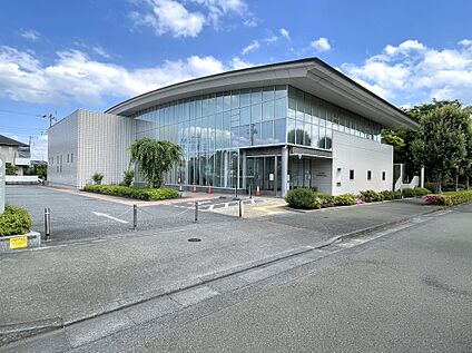 あきる野市東部図書館エル 910ｍ(徒歩12分)