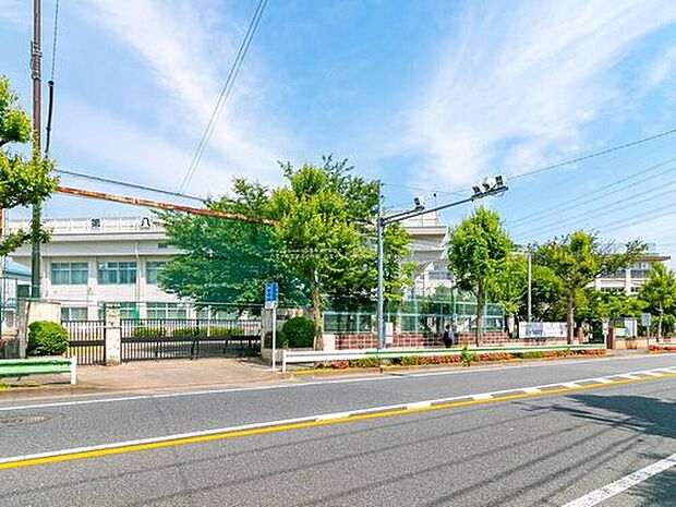 八王子市立第八小学校（約1,800m）