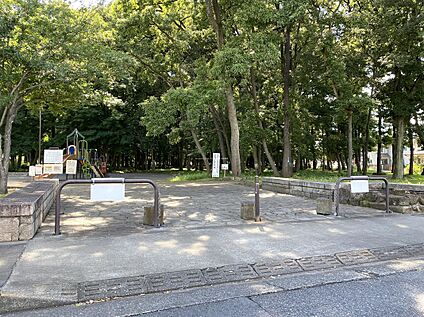 新田山公園 3m(徒歩1分)