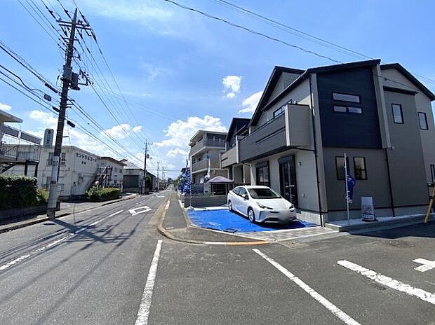 【前面道路含む現地写真】2号棟

