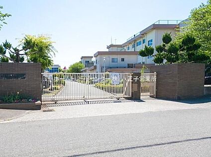 昭島市立多摩辺中学校 400m(徒歩5分)
