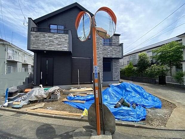 【現地外観写真】住宅ローンに関してもお任せ下さい♪
〇頭金、自己資金無しでも購入できます
〇マイカーローン、カードローンを住宅ローンでおまとめ可
〇家具、家電、引っ越し費用も借入可
〇勤続年数１年未満可