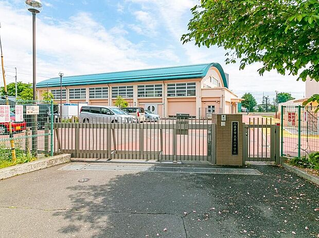 八王子市立第六中学校（約30m）
