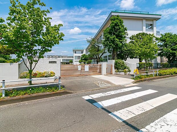 昭島市立田中小学校(約500m)