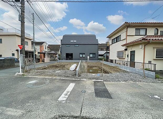 【現地外観写真】JR中央線「八王子」駅まで徒歩17分♪
京王線「京王八王子」駅まで徒歩17分♪
見学希望、資料請求等、お気軽にお問い合わせください!