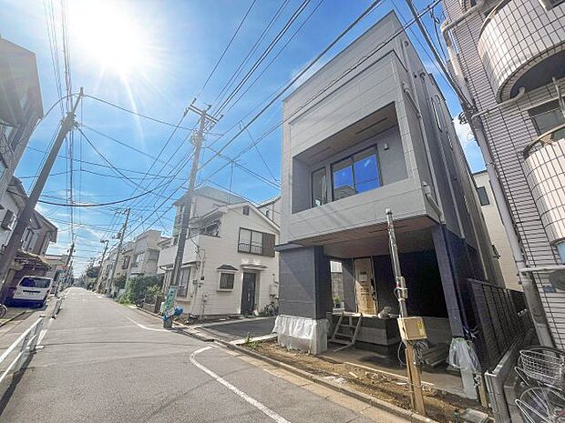 販売物件外観写真(前面道路を含む)