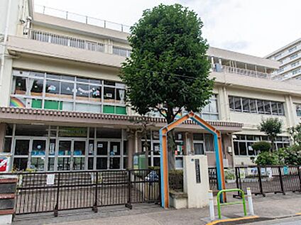 板橋区立新河岸小学校 700ｍ