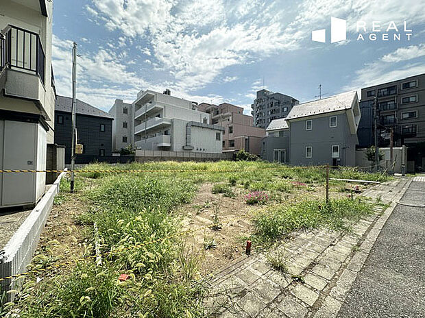 【現地外観】京急本線「大鳥居」駅徒歩約5分。全5棟、2階建てと3階建ての間取りをご用意しております。