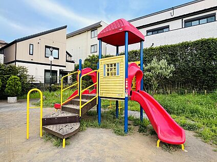 板橋区立赤塚一丁目そよかぜ公園 280ｍ