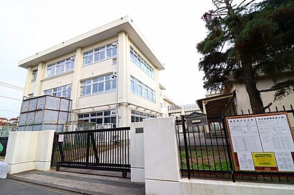 川崎市立平間小学校 320m