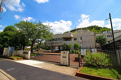 岡上小学校 500ｍ