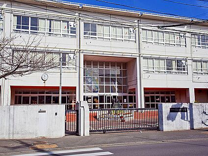 川崎市夢見ヶ崎小学校 460ｍ