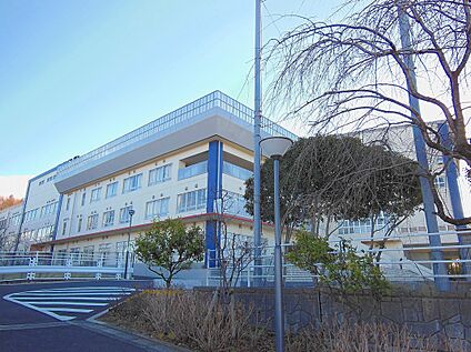 川崎市立柿生中学校 1450m(徒歩19分)