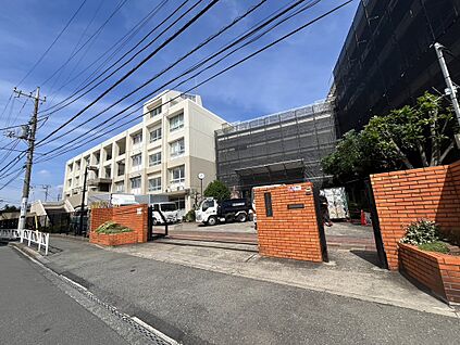 川崎市立向丘中学校 680ｍ(徒歩9分)