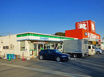 ファミリーマート水沢三丁目店 140m(徒歩2分)