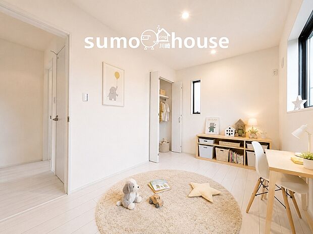 【居室 5.0帖】子ども部屋にぴったりな明るい5.0帖の洋室。クローゼット完備でお部屋もすっきり。（本画像はCGで作成しており、実際に現地に家具・家電はおかれておりません。また価格に家具・家電は含まれておりません）