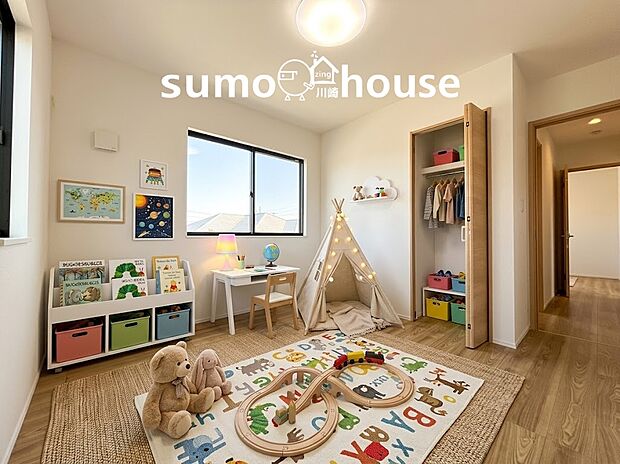 【居室】お子様の遊び場や個室に最適な明るい洋室。クローゼット完備で部屋もすっきり片付く。(本画像はCGで作成しており、実際に現地に家具・家電はおかれておりません。また価格に家具・家電は含まれておりません)