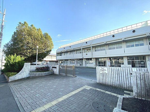 横浜市立緑が丘中学校(約1,950m)