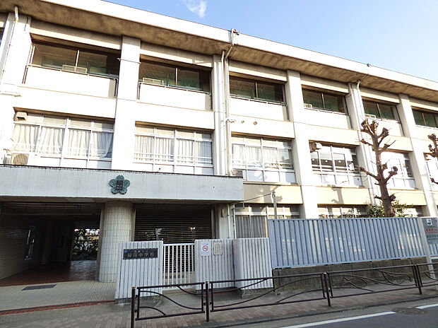 川崎市立稲田中学校(約1,170m)
