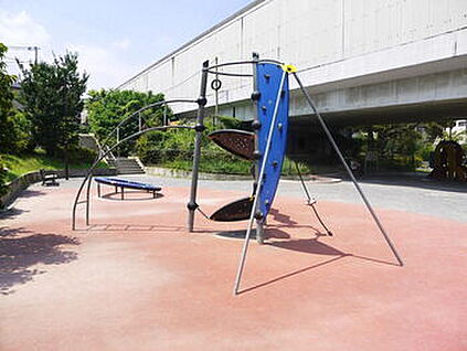 松見町一丁目中央公園 55ｍ(徒歩1分)