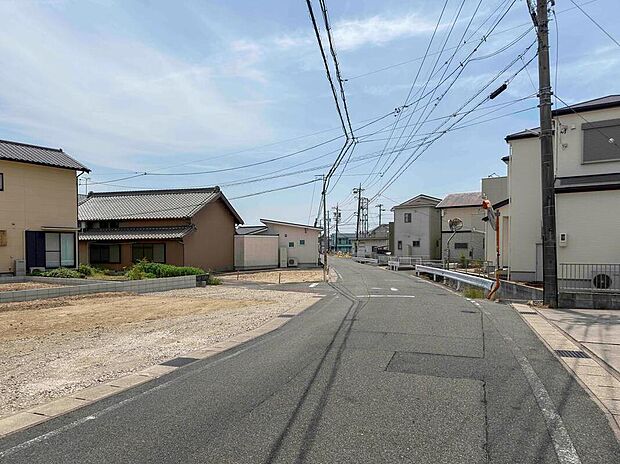 現地では道路幅や交通量など、住んでからの暮らしをイメージしながらご見学いただけます。