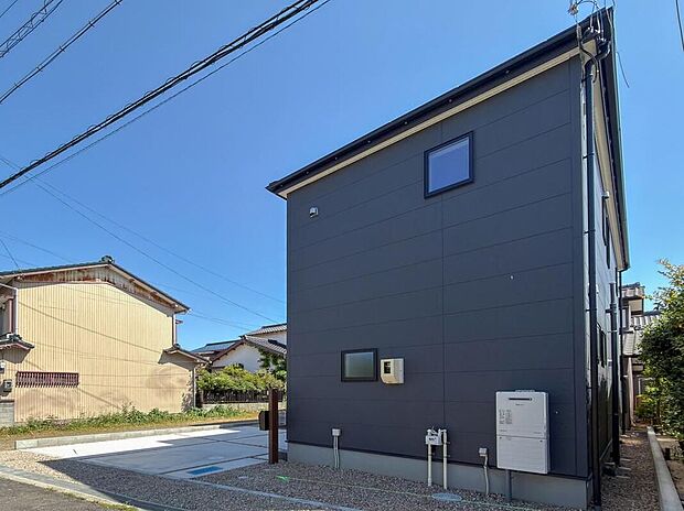 【現地外観写真】完成しております！本日内覧可能です！弊社では現地販売会を行っておりません。現地ご見学の際はお気軽にお問い合わせ下さい☆