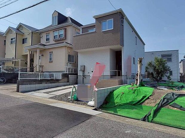 【現地外観写真】資料送付・ご見学即対応！建物完成しておりますので、室内ご内覧いただけます♪ご不明点等、スタッフがしっかりと説明させていただきますので、安心して現地をご覧ください♪お気軽にお問い合わせください！