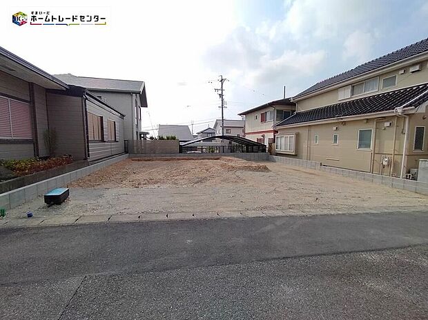 【現地外観写真】完成に向けて現在建築工事中です☆土日・平日を問わず毎日モデルハウスにて物件説明会を開催中☆お気軽にお問い合わせ下さい☆