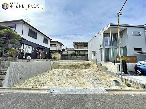 【現地外観写真】名鉄河和線「八幡新田」駅まで徒歩14分♪完成に向けて現在建築工事中です☆土日・平日を問わず毎日モデルハウスにて物件説明会を開催中☆お気軽にお問い合わせ下さい☆