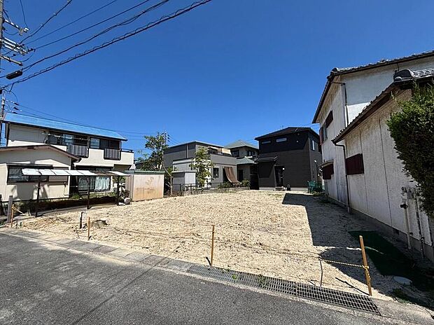 【現地外観写真】住宅の構造や設備仕様・完成イメージなどのご質問はいつでもお気軽にお問い合わせ下さいませ☆資料もお送りいたします♪