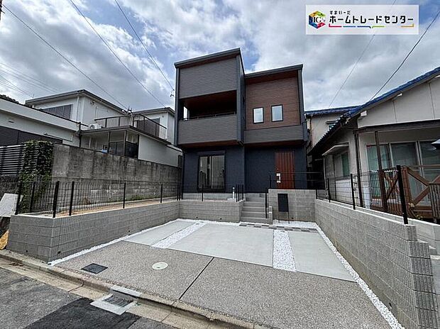 【現地外観写真】堂々完成いたしました!ぜひ現地にて、実際の建物・街並み・陽当たり等ご確認下さい♪お気軽にお問い合わせください☆