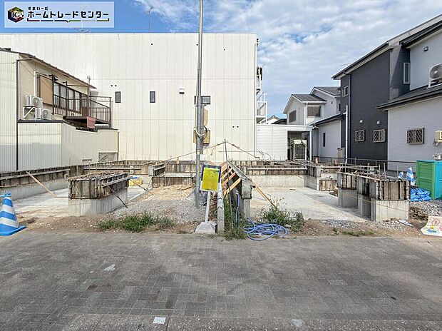 【現地外観写真】完成に向けて現在建築工事中です☆土日・平日を問わず毎日モデルハウスにて物件説明会を開催中☆お気軽にお問い合わせ下さい☆