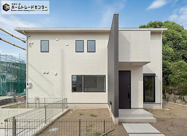 【現地外観写真】(4号棟)土日のご予約はもちろん、平日やお仕事終わりの時間に合わせて夜間のご案内も実施しています!まずはお客様のご都合やご希望をお聞かせください♪