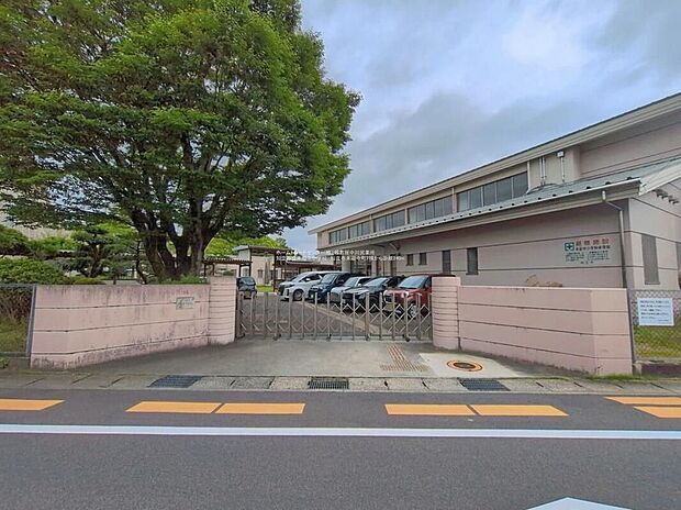知立市立来迎寺小学校（約350m）