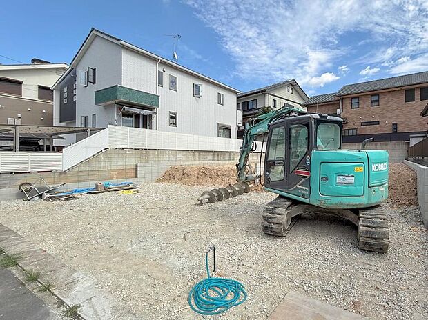 【現地外観写真】建築中のためモデルハウスで構造説明会を開催しております☆設備や構造などご説明いたします!お気軽にお問い合わせください♪
